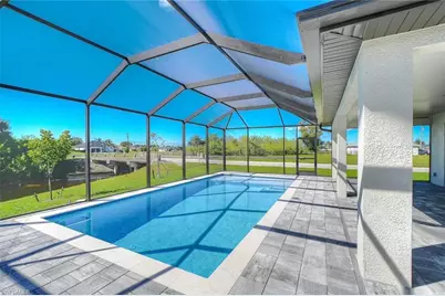860 NE 6th Ave, Cape Coral, FL 33909 - Photo 8