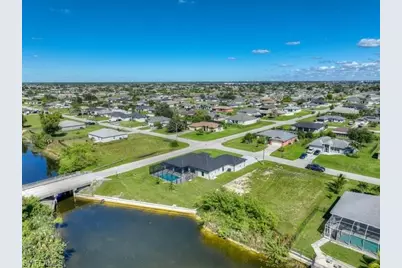 860 NE 6th Ave, Cape Coral, FL 33909 - Photo 16
