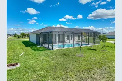 860 NE 6th Ave, Cape Coral, FL 33909 - Photo 6