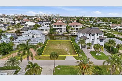 469 Trade Winds Ave, Naples, FL 34108 - Photo 6