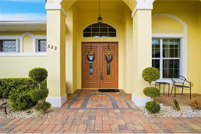 622 SE 8th Pl, Cape Coral, FL 33990 - Photo 2
