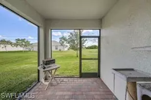 927 SE 5th Ct, Cape Coral, FL 33990 - Photo 28