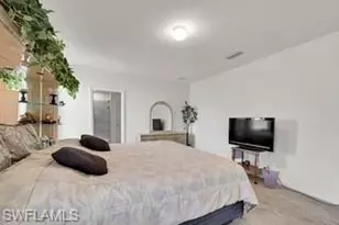 927 SE 5th Ct, Cape Coral, FL 33990 - Photo 16