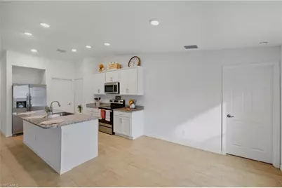 3749 NE 15th Pl, Cape Coral, FL 33909 - Photo 6