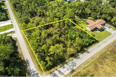 601 W 10th St, Lehigh Acres, FL 33972 - Photo 2