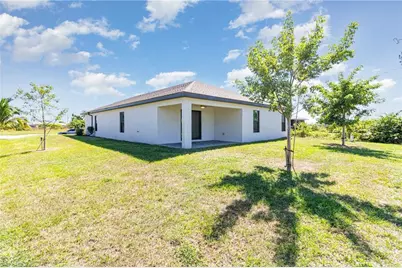 1206 NE 13th Pl, Cape Coral, FL 33909 - Photo 4