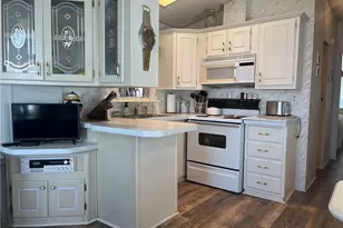 11011 Sunglow Ln, Fort Myers, FL 33908 - Photo 4