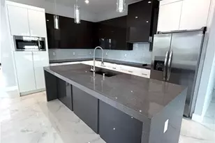 329 NE 6th St, Cape Coral, FL 33909 - Photo 10