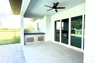 329 NE 6th St, Cape Coral, FL 33909 - Photo 28