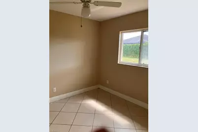 308 SE 19th Ln, Cape Coral, FL 33990 - Photo 4