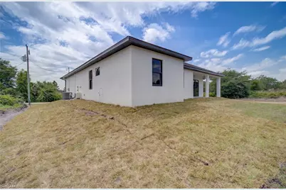 904 Asher St E, Lehigh Acres, FL 33974 - Photo 36