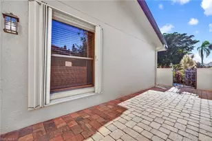 5490 Governors Dr, Fort Myers, FL 33907 - Photo 4