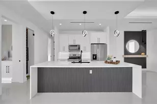 2601 44th St SW, Lehigh Acres, FL 33976 - Photo 4