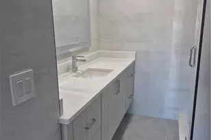 3913 SE 11th Pl, Cape Coral, FL 33904 - Photo 4