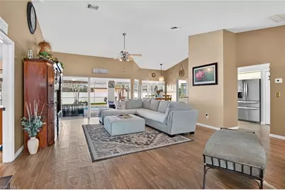 412 SE 13th Ave, Cape Coral, FL 33990 - Photo 4