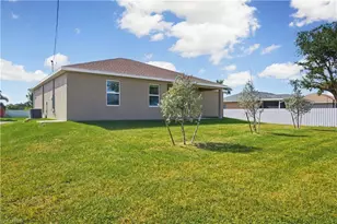 915 NE 19th St, Cape Coral, FL 33909 - Photo 24