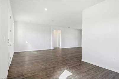 915 NE 19th St, Cape Coral, FL 33909 - Photo 12