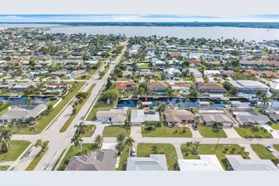 5305 Malaluka Ct, Cape Coral, FL 33904 - Photo 2