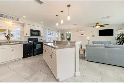 1821 Cornwallis Pkwy, Cape Coral, FL 33904 - Photo 4