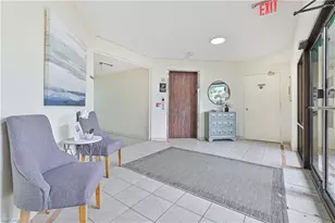 975 Palm View Dr, Naples, FL 34110 - Photo 4