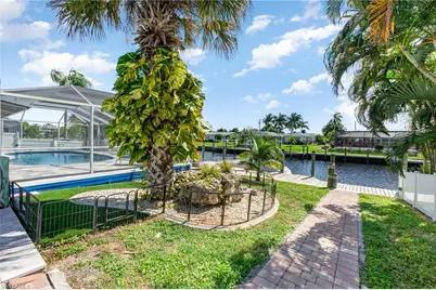 1661 Swan Ter, North Fort Myers, FL 33903 - Photo 34