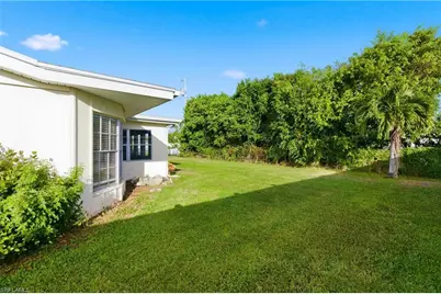 205 SE 44th Ter, Cape Coral, FL 33904 - Photo 32