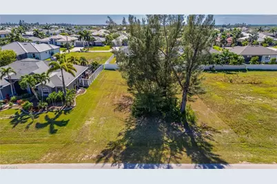 3806 SW 3rd St, Cape Coral, FL 33991 - Photo 8