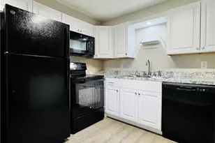 331 Tarpon Dr, Cape Coral, FL 33904 - Photo 12