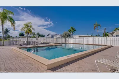 11077 Sunburst Ln, Fort Myers, FL 33908 - Photo 10