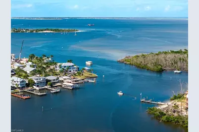 18850 San Carlos Blvd, Fort Myers Beach, FL 33931 - Photo 22
