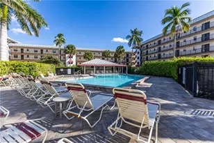 801 River Point Dr, Naples, FL 34102 - Photo 30