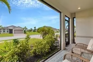 2739 Merida Ln, Cape Coral, FL 33909 - Photo 2