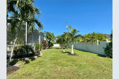 4009 SW 27th Ave, Cape Coral, FL 33914 - Photo 6