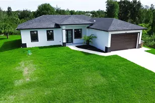 519 Lone Star Ln, Lehigh Acres, FL 33974 - Photo 6