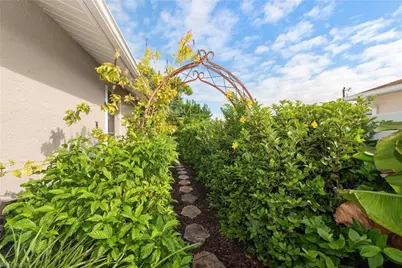 207 SE 43rd Ln, Cape Coral, FL 33904 - Photo 18