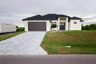 903 NE 23rd St, Cape Coral, FL 33909 - Photo 34