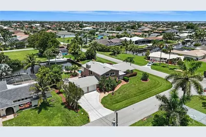 5219 SW 2nd Pl, Cape Coral, FL 33914 - Photo 4