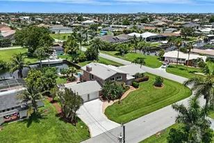 5219 SW 2nd Pl, Cape Coral, FL 33914 - Photo 4