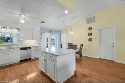 1925 SW 17th Pl, Cape Coral, FL 33991 - Photo 16