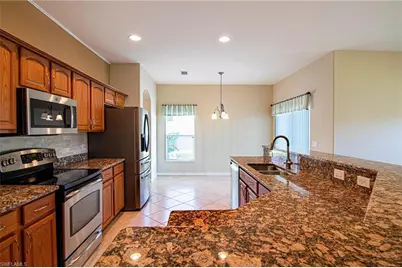 2390 Verdmont Ct, Cape Coral, FL 33991 - Photo 4