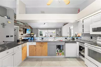 130 SE 29th Ter, Cape Coral, FL 33904 - Photo 10