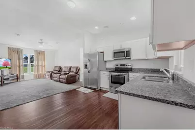 8073 Sherwood Cir, Labelle, FL 33935 - Photo 10