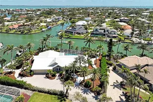 812 Angel Wing Dr, Sanibel, FL 33957 - Photo 2