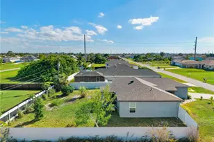 2737 NE 2nd Pl, Cape Coral, FL 33909 - Photo 32