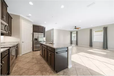 2899 Sunset Pointe Cir, Cape Coral, FL 33914 - Photo 18