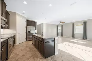 2899 Sunset Pointe Cir, Cape Coral, FL 33914 - Photo 18