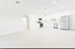 1701 NE 44th Terrace, Cape Coral, FL 33909 - Photo 4