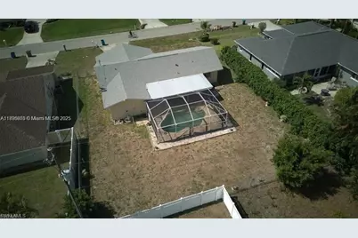 915 SE 20th St, Cape Coral, FL 33990 - Photo 1