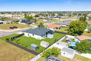 1215 NE 12th Pl, Cape Coral, FL 33909 - Photo 40