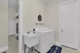 1901 NE 20th Terrace, Cape Coral, FL 33909 - Photo 28